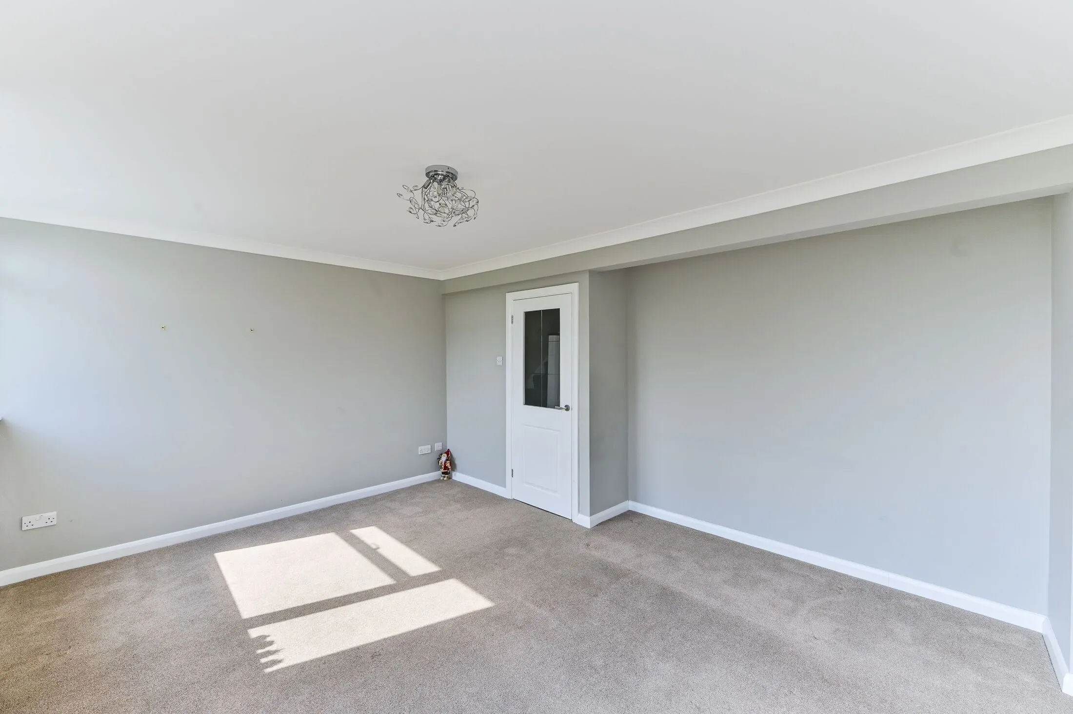 House Homefield Road in Greater London