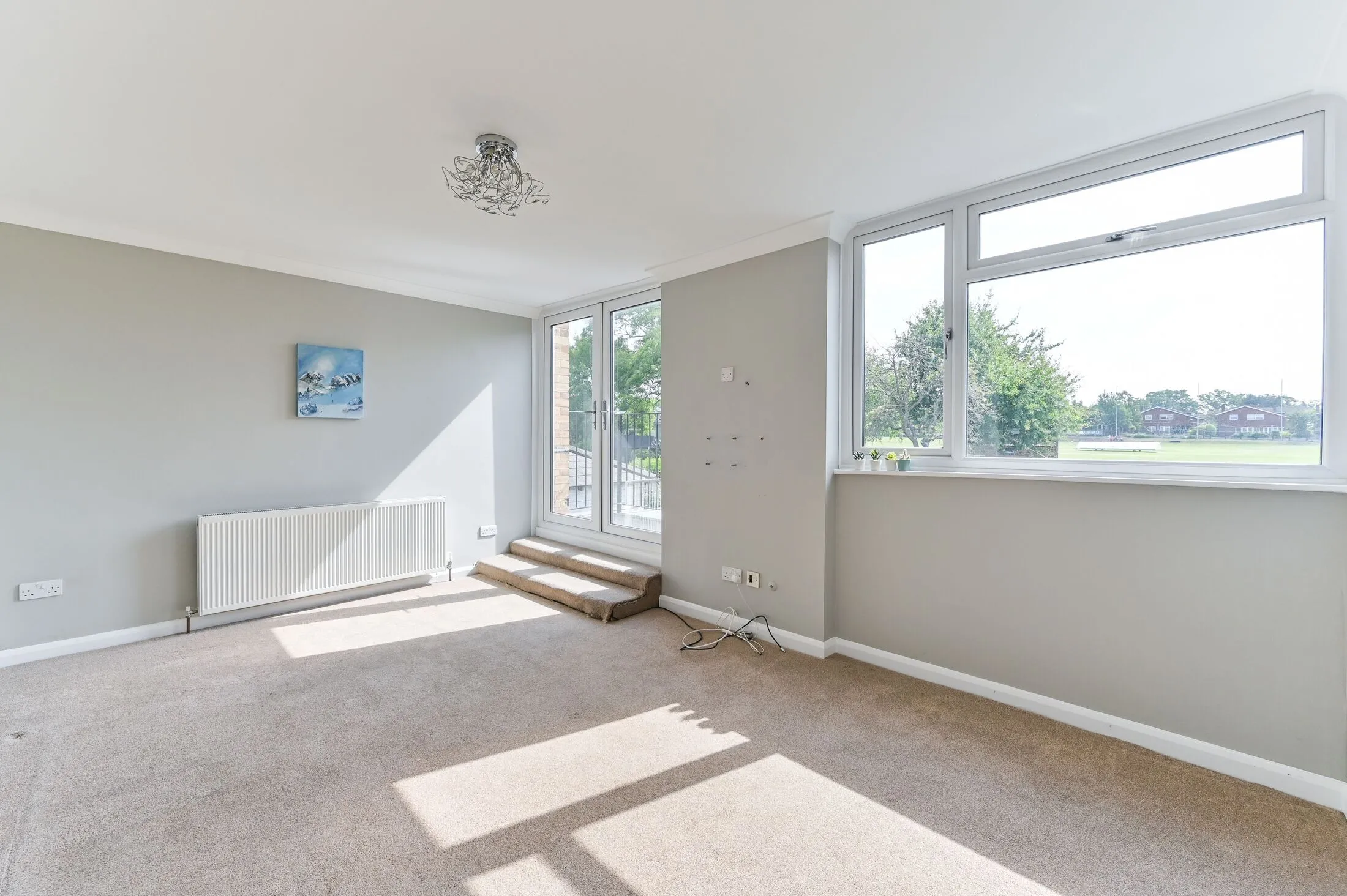 House Homefield Road in Greater London