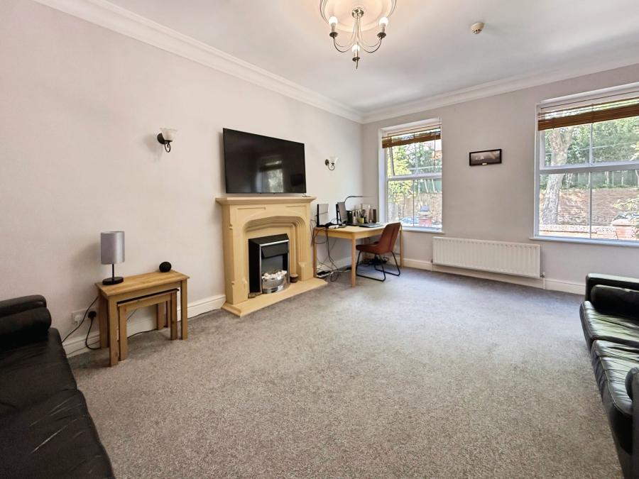 Flat Magdala Road in Nottingham