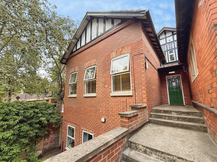 Flat Magdala Road in Nottingham