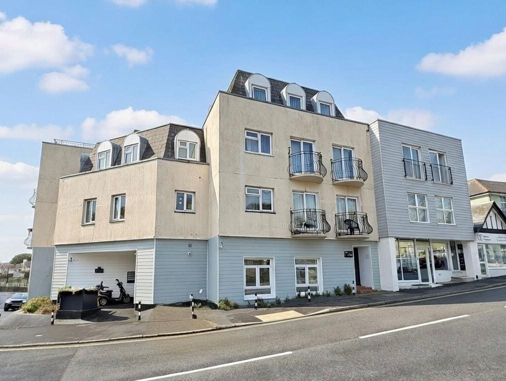 Flat Cross Street in Shanklin