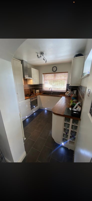 Room Holly Stitches Road in Nuneaton and Bedworth