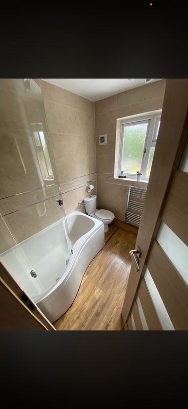 Room Holly Stitches Road in Nuneaton and Bedworth