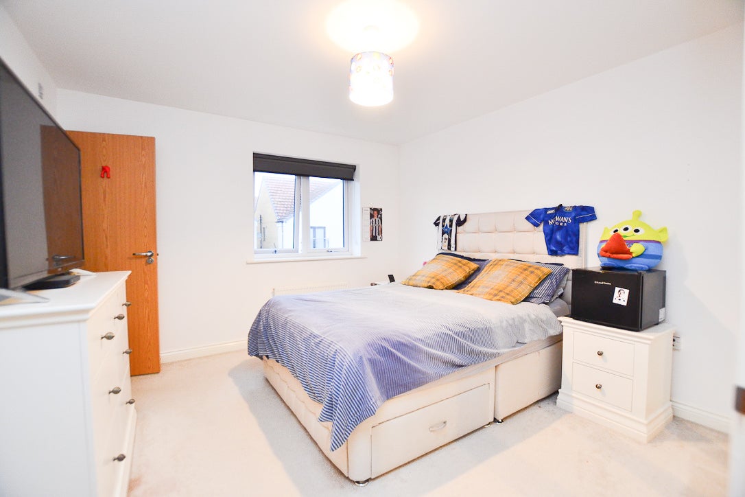 Flat Greville Gardens in Newcastle upon Tyne