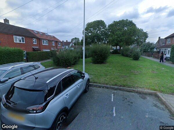 Flat Fallow Close in Greater London