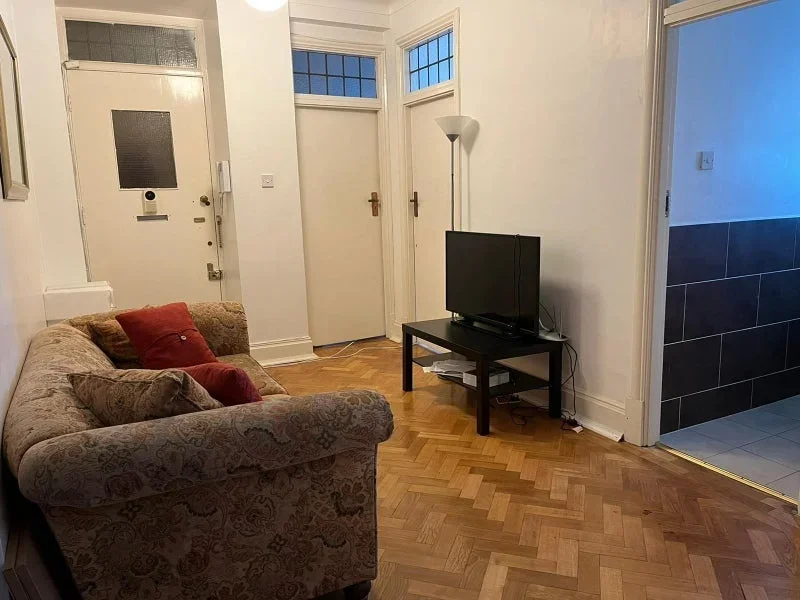 Flat Haven Green in Greater London