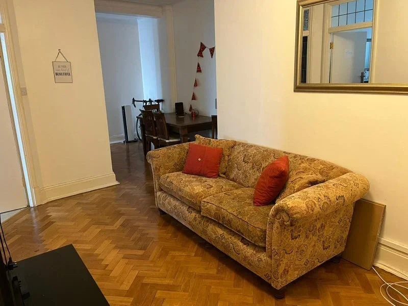 Flat Haven Green in Greater London