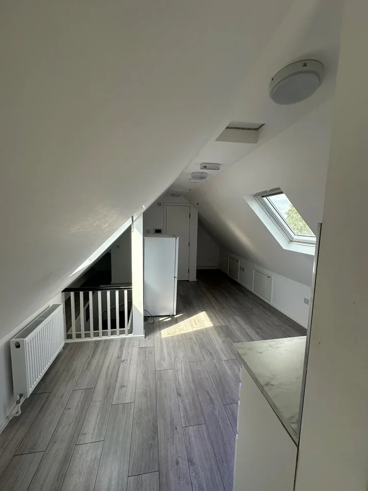 Flat Hillcroft Crescent in Greater London