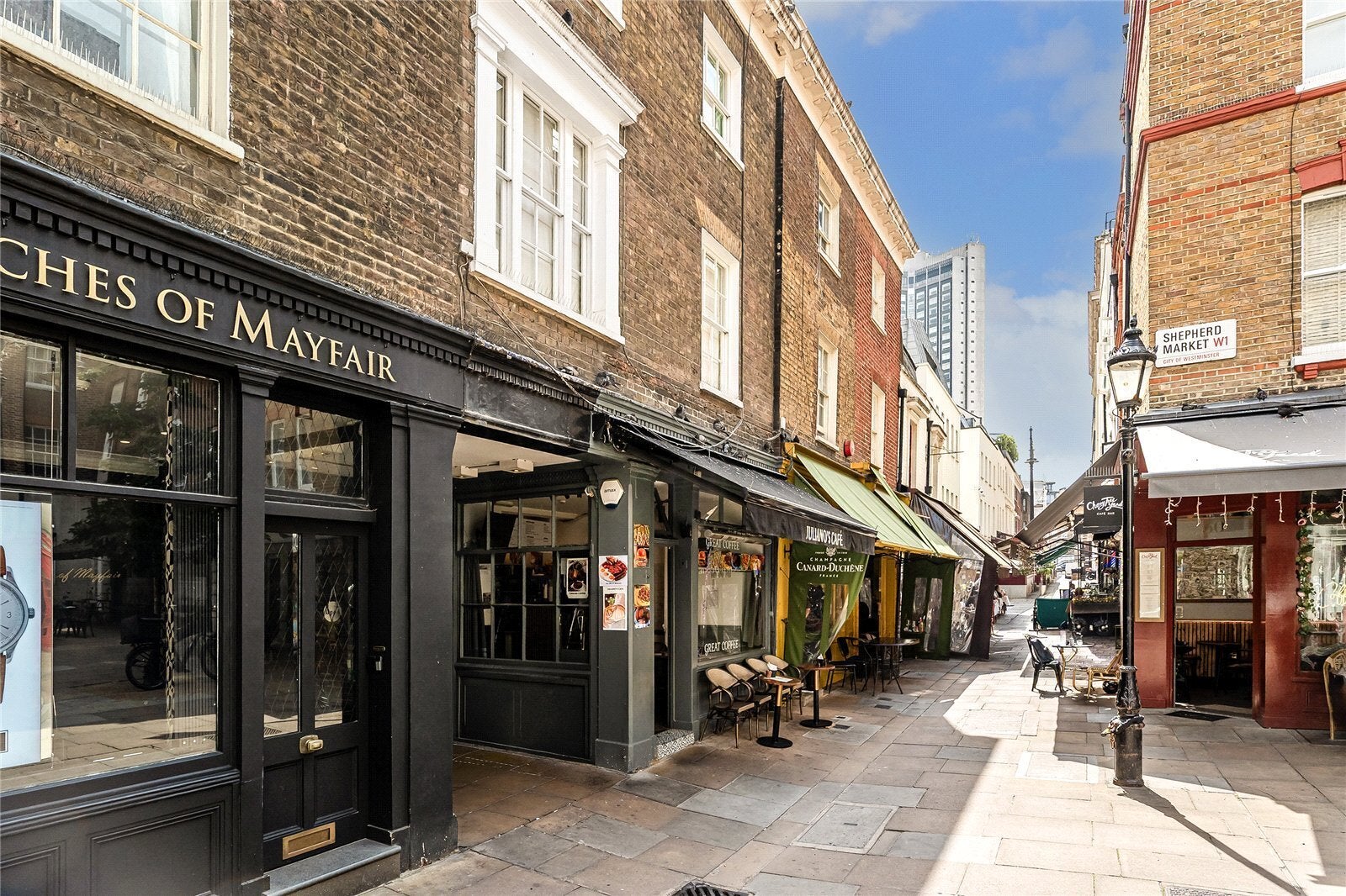 Flat Shepherd Market in City of Westminster