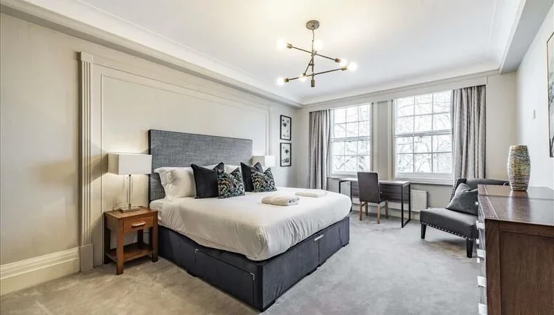 Flat Westferry Circus in Greater London