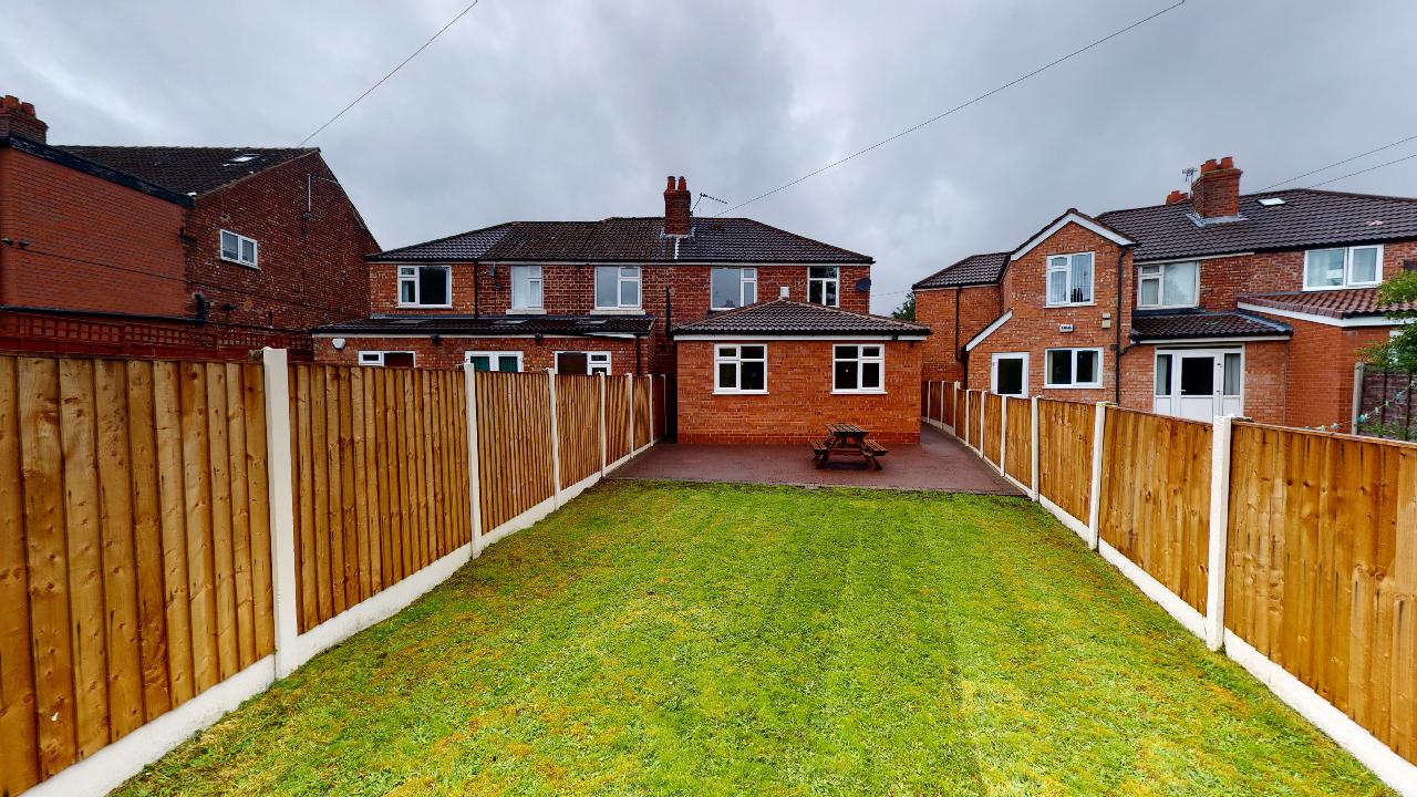 House Yewtree Road in Plumley