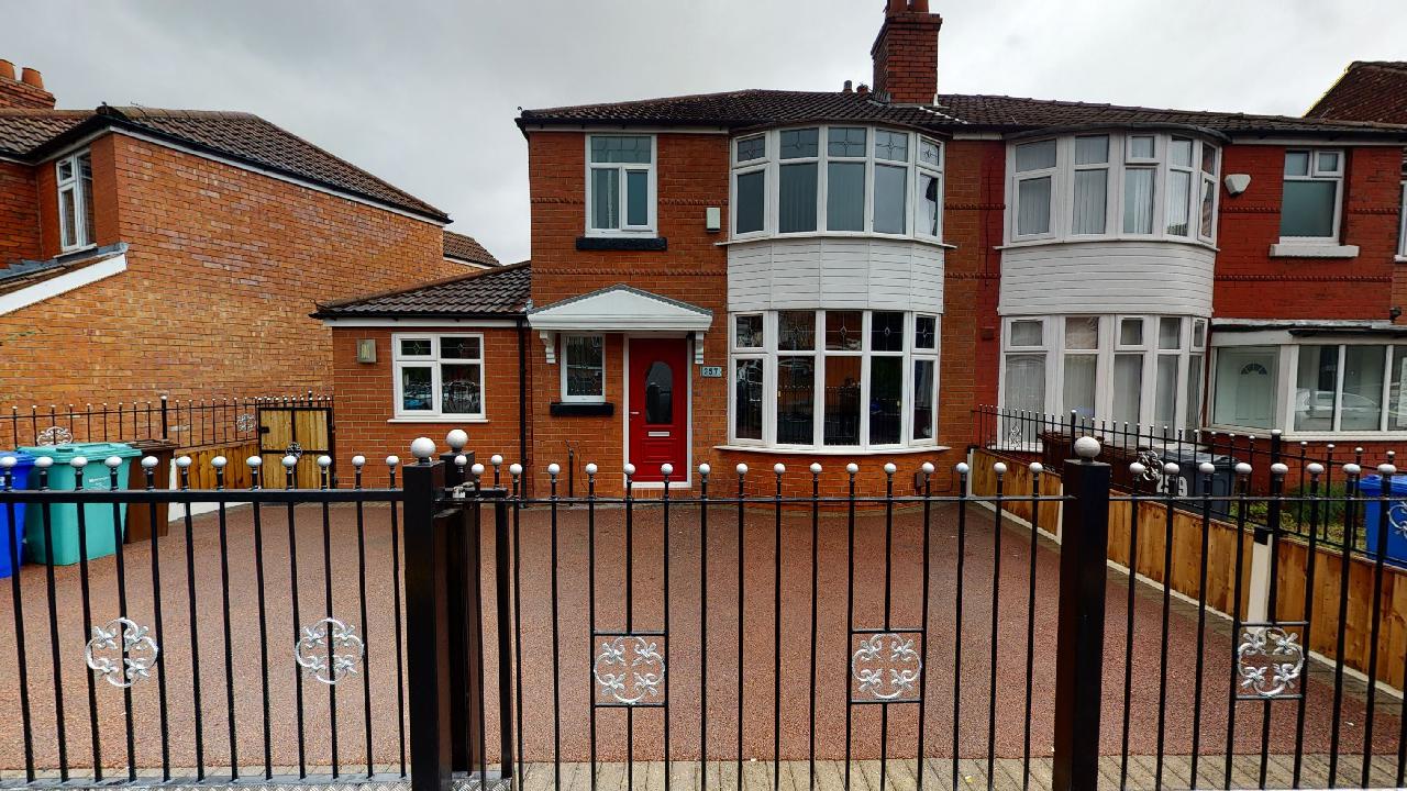 House Yewtree Road in Plumley
