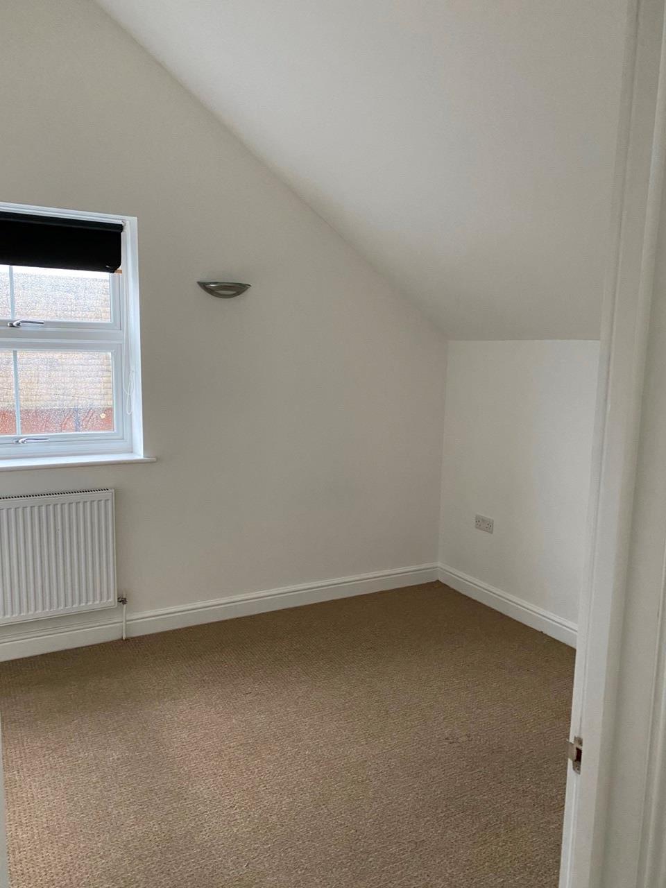 Flat Grosvenor Road in Greater London