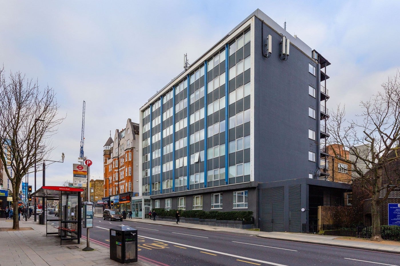 Flat Holloway Road in Greater London
