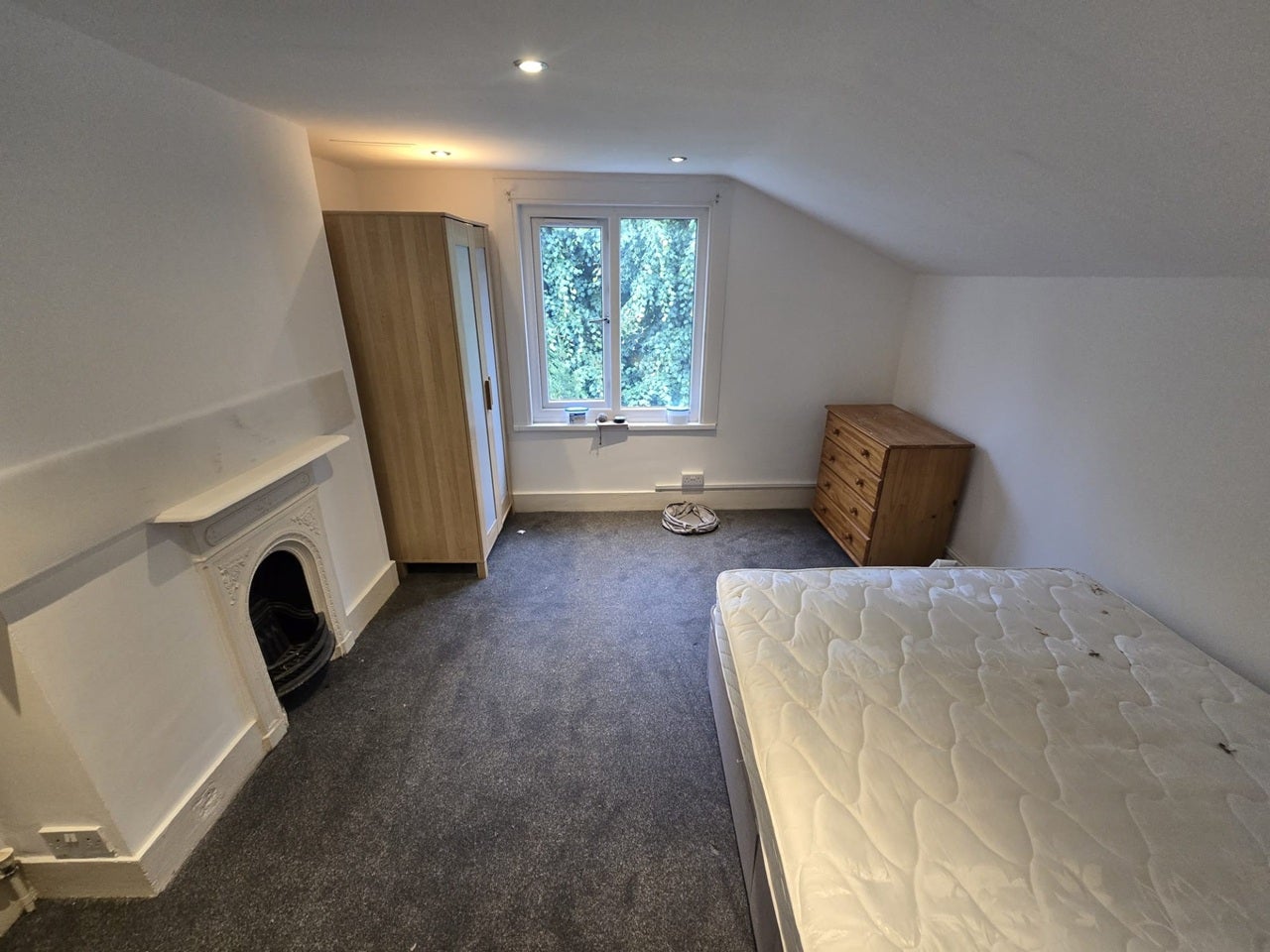 Room Herndon Road in Greater London