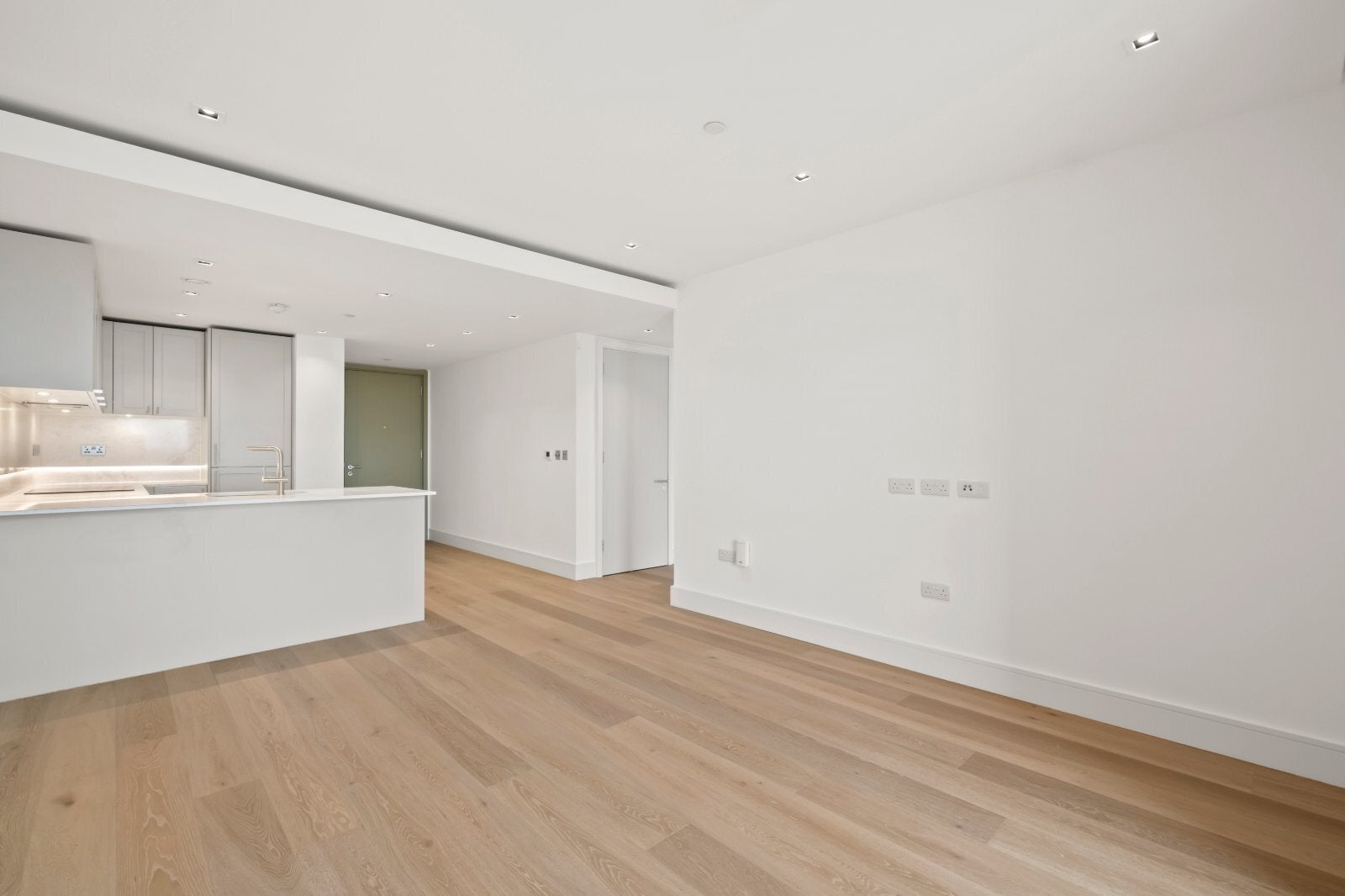 Flat Maida Avenue in City of Westminster