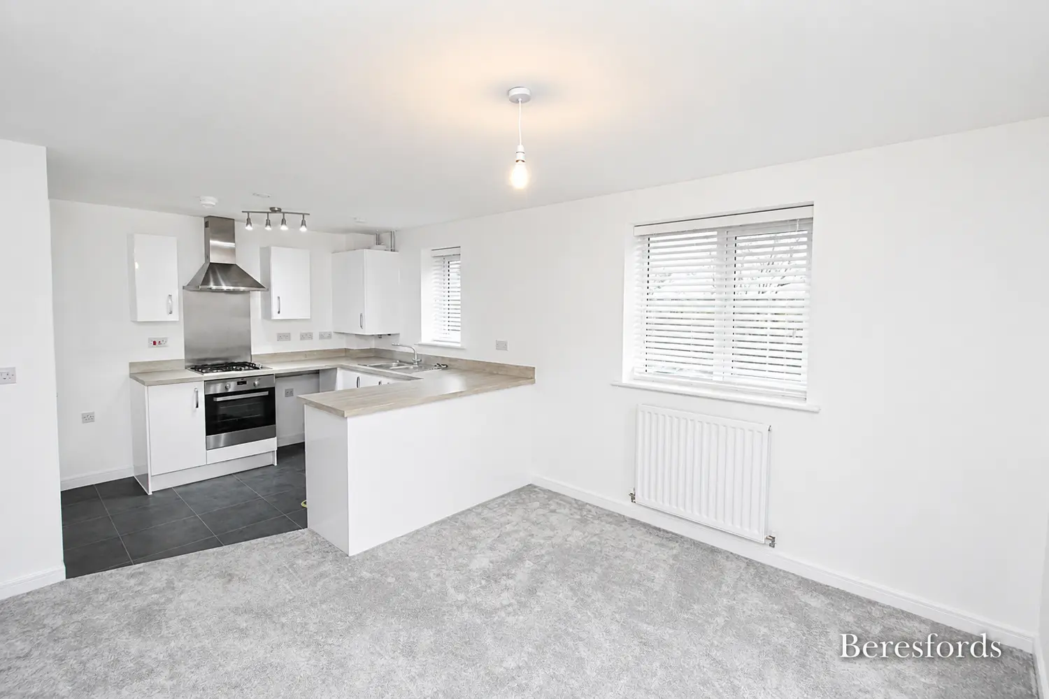 Flat Radley Crescent in Basildon