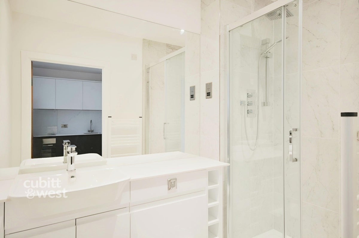 Flat Lesbourne Road in Reigate and Banstead