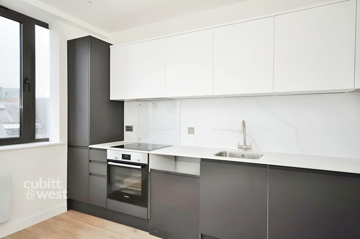Flat Lesbourne Road in Reigate and Banstead