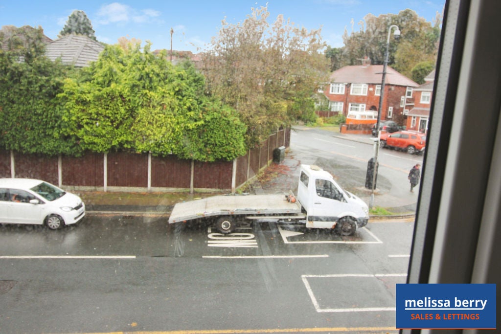 Flat Sandy Lane in Prestwich