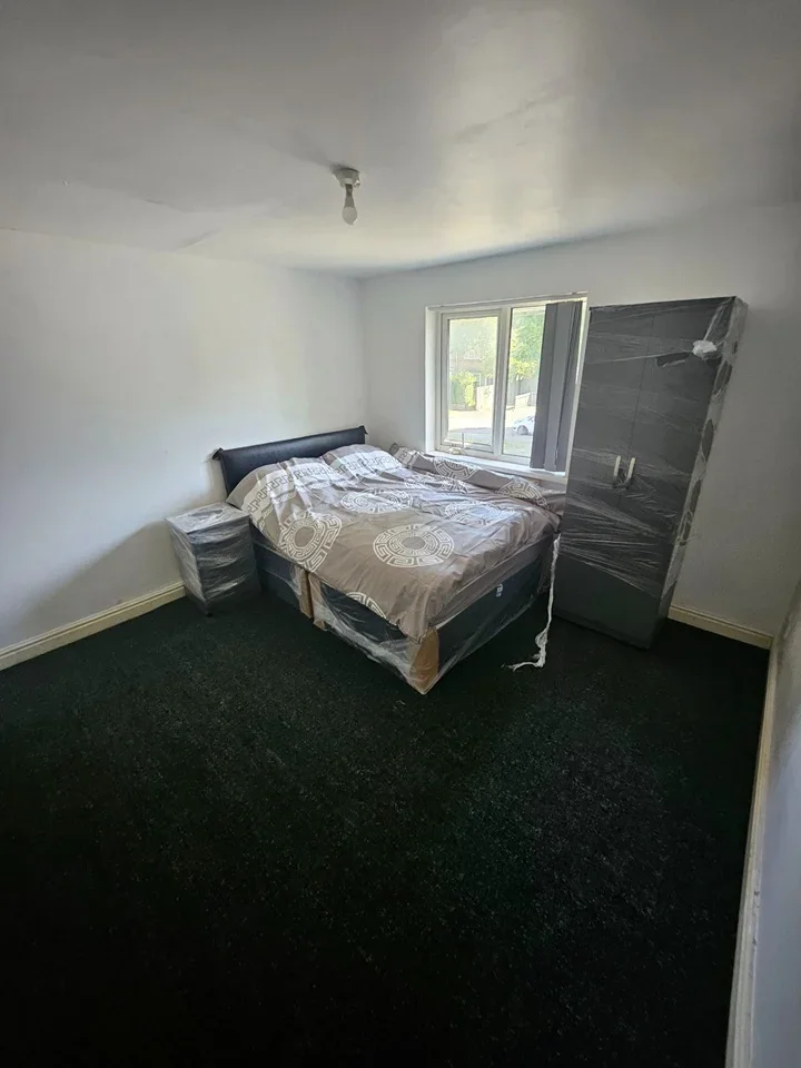 Room Oakhurst Road in Birmingham