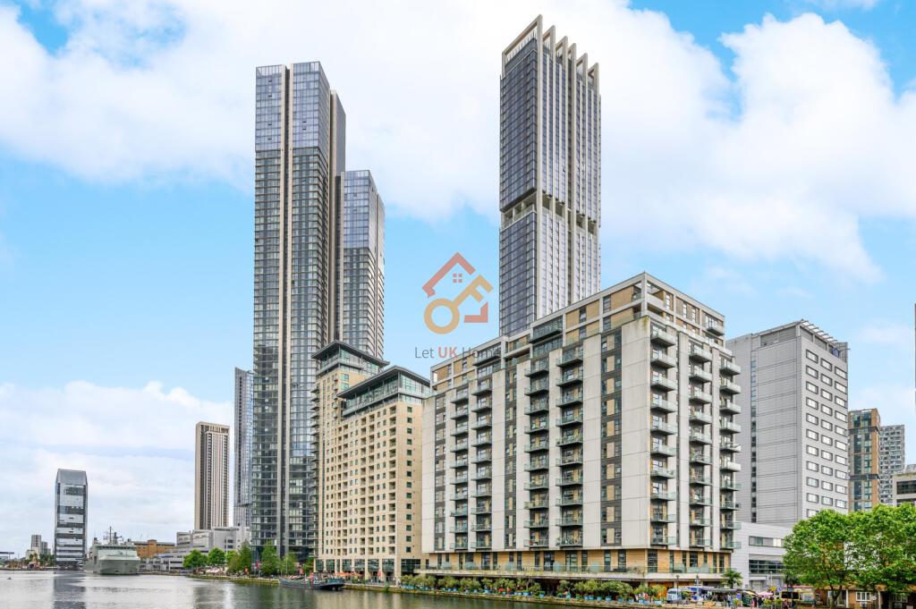 Flat South Quay Square in Greater London