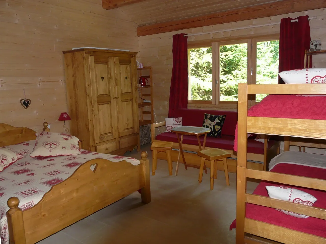Room Boucle de l'Angle Est in Montcel