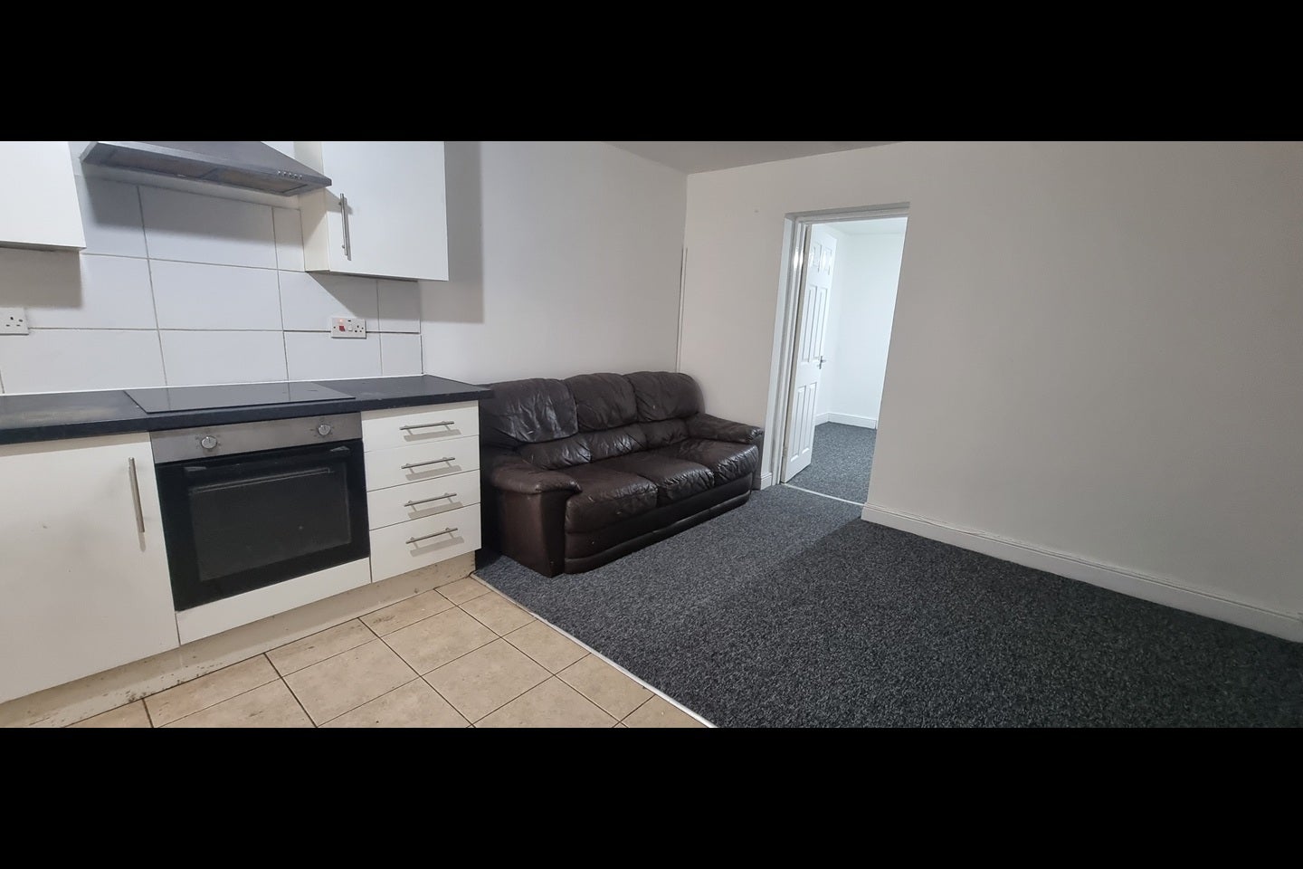 Flat Ilford Lane in Greater London