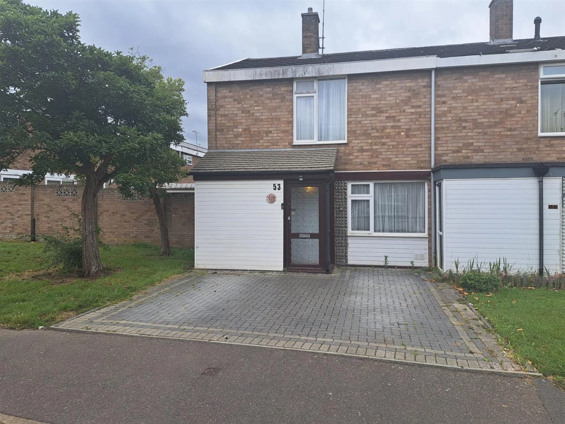 House Little Lullaway in Basildon