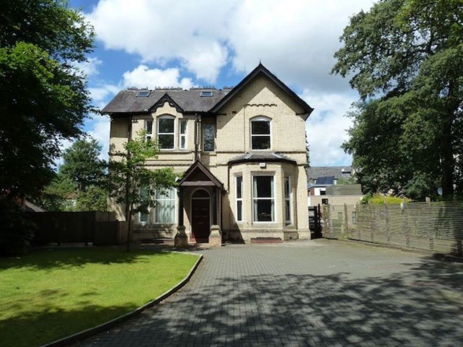Flat Carlton Road in Manchester