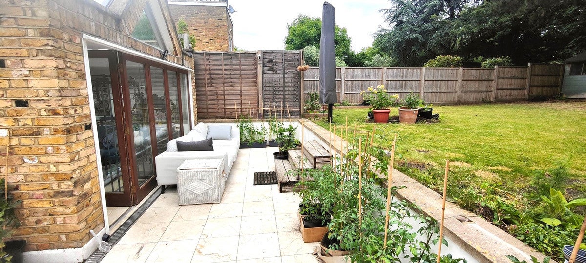 Flat Earlsfield Road in Greater London