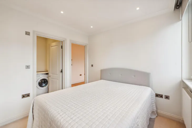 Flat Ebury Street in City of Westminster