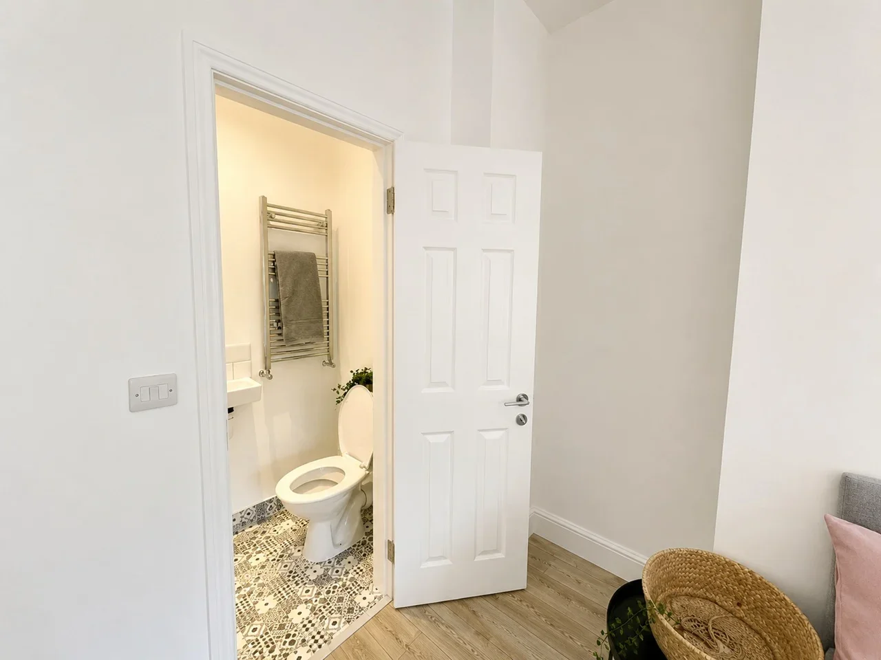 Room Broadfield Road in Greater London