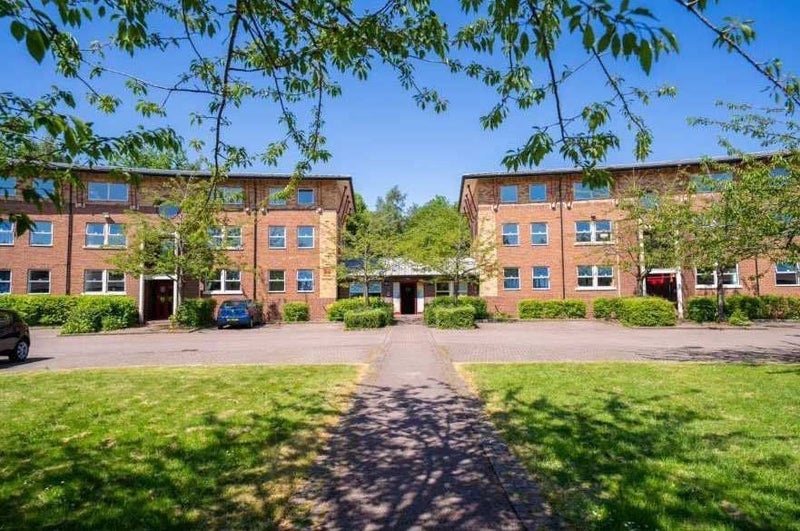 Room Clevely Way in Nottingham
