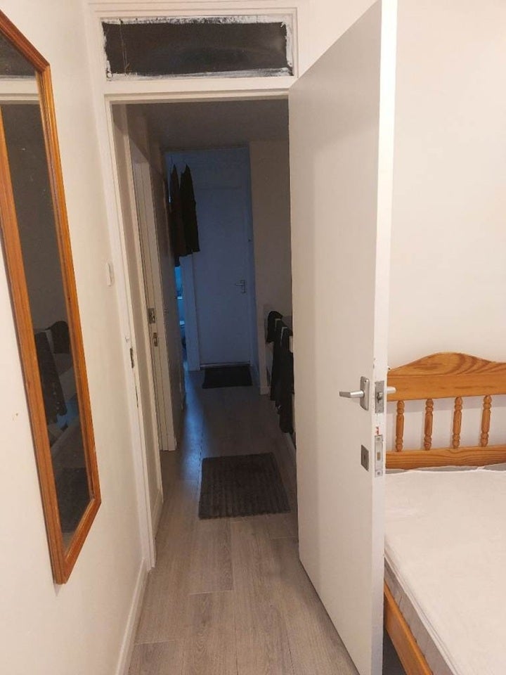 Room Greatham Walk in Greater London