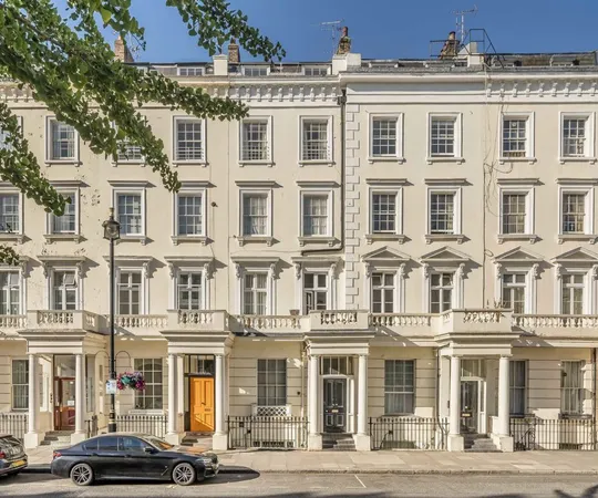 Flat St George's Drive in City of Westminster