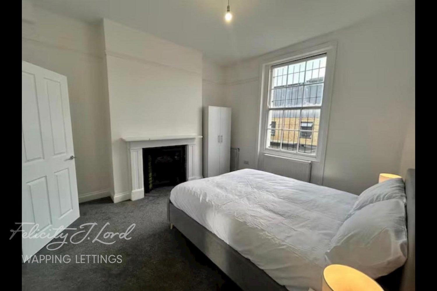 Flat Commercial Road in Greater London