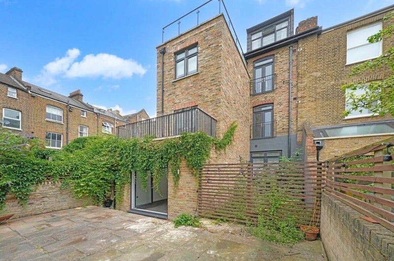 Room Wilberforce Road in Greater London