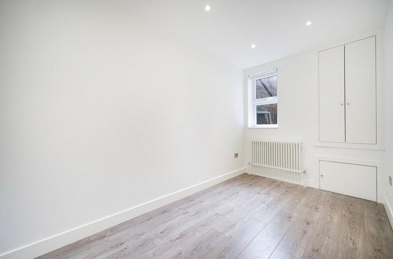Room Wilberforce Road in Greater London