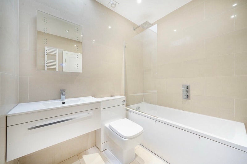 Room Wilberforce Road in Greater London