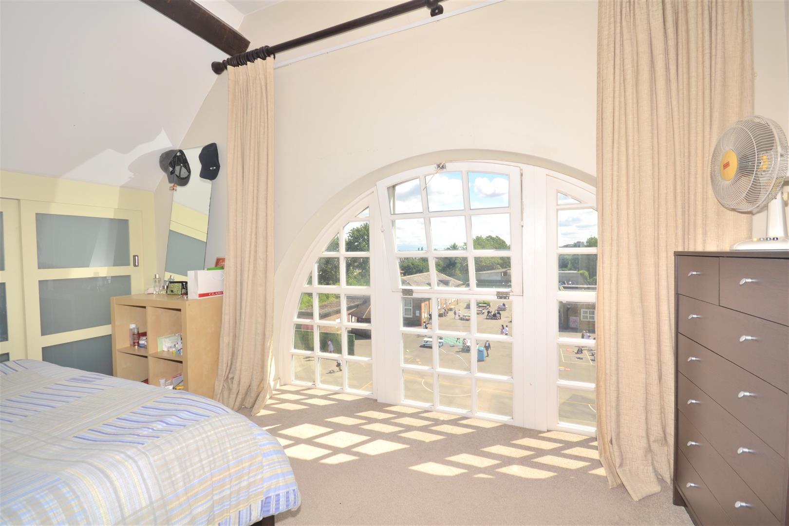Flat Craven Gardens in Greater London