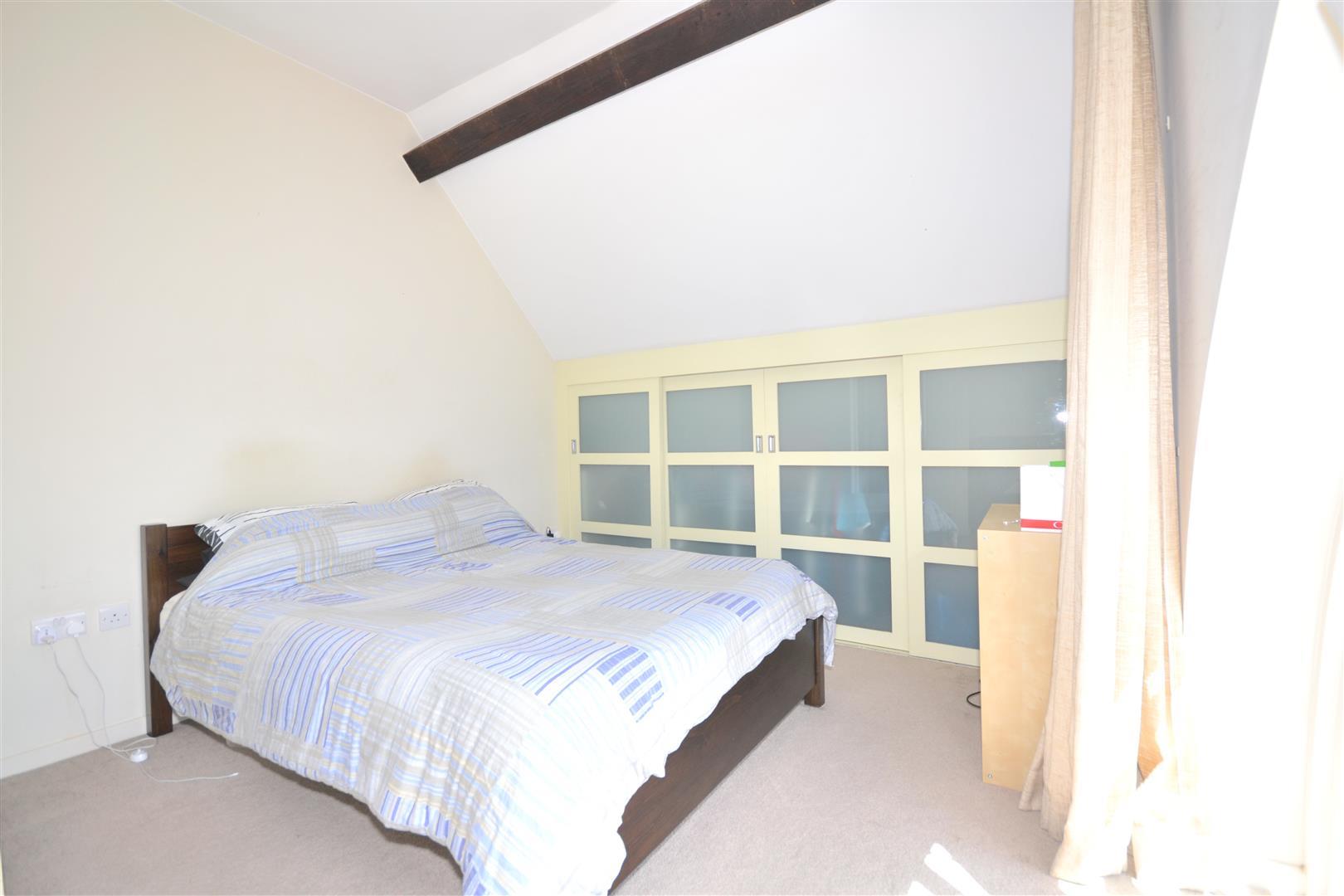 Flat Craven Gardens in Greater London