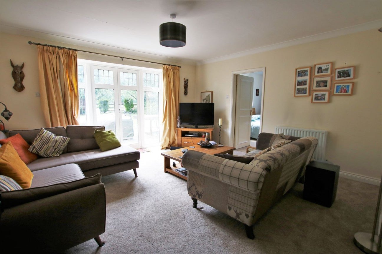 House Waterloo Road in Bracknell