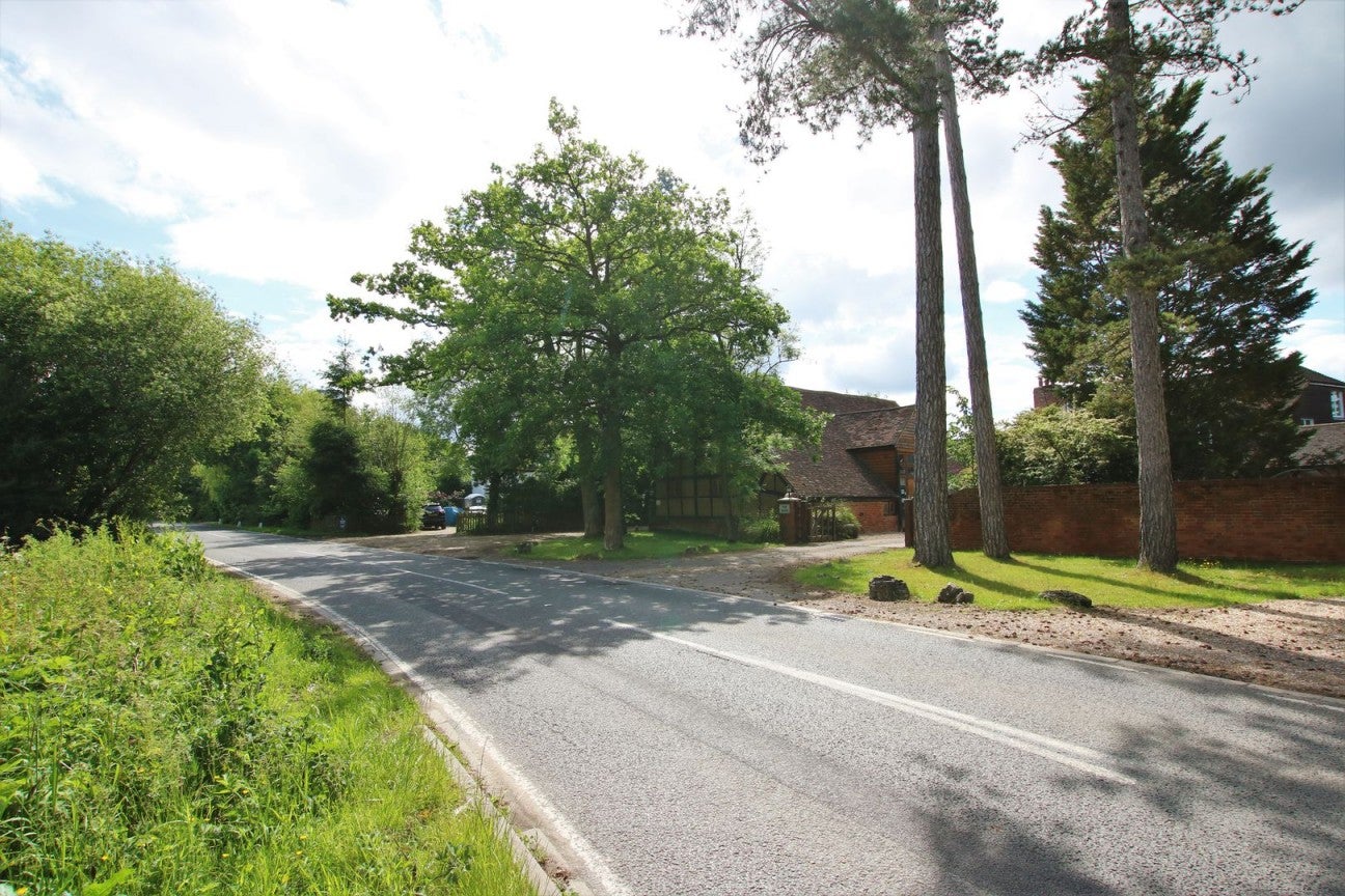 House Waterloo Road in Bracknell