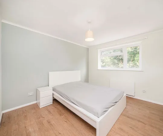 Flat Elton Close in Greater London