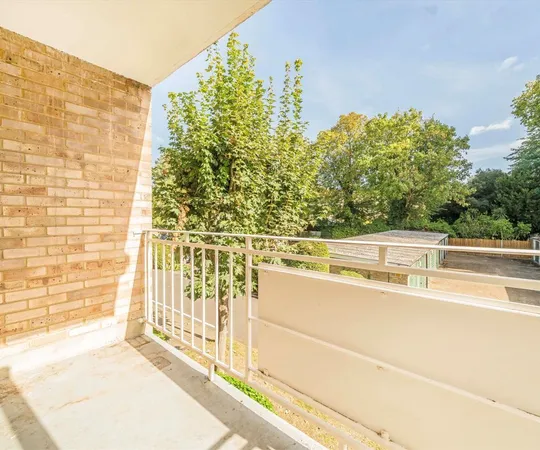 Flat Elton Close in Greater London