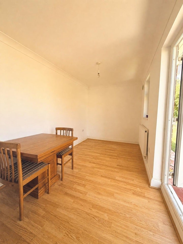 Room Greencroft Road in Greater London