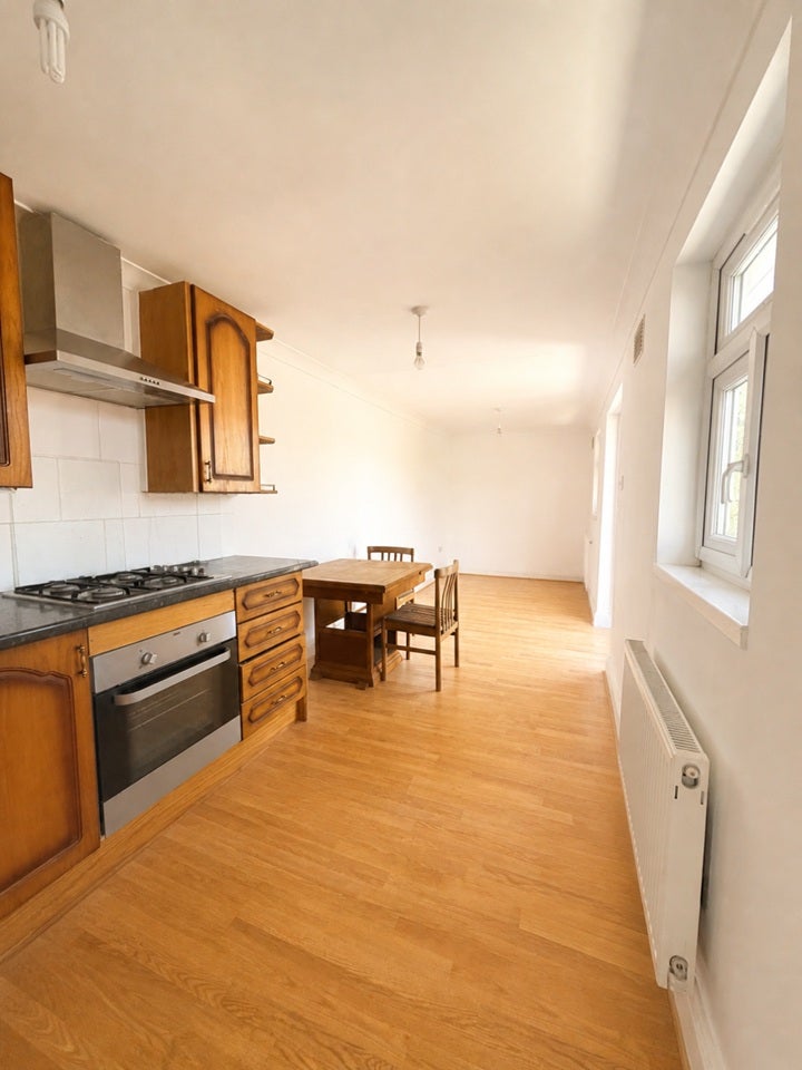 Room Greencroft Road in Greater London
