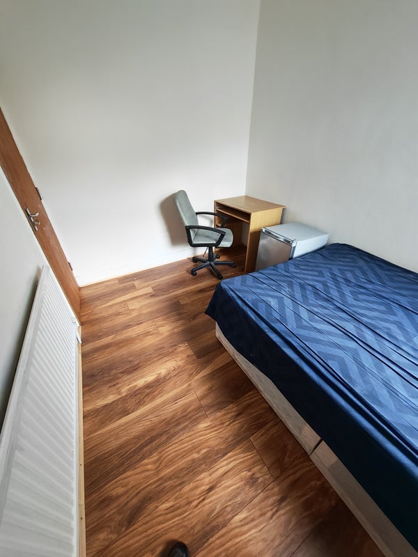 Room Perth Road in Greater London