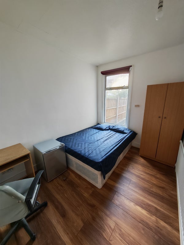 Room Perth Road in Greater London